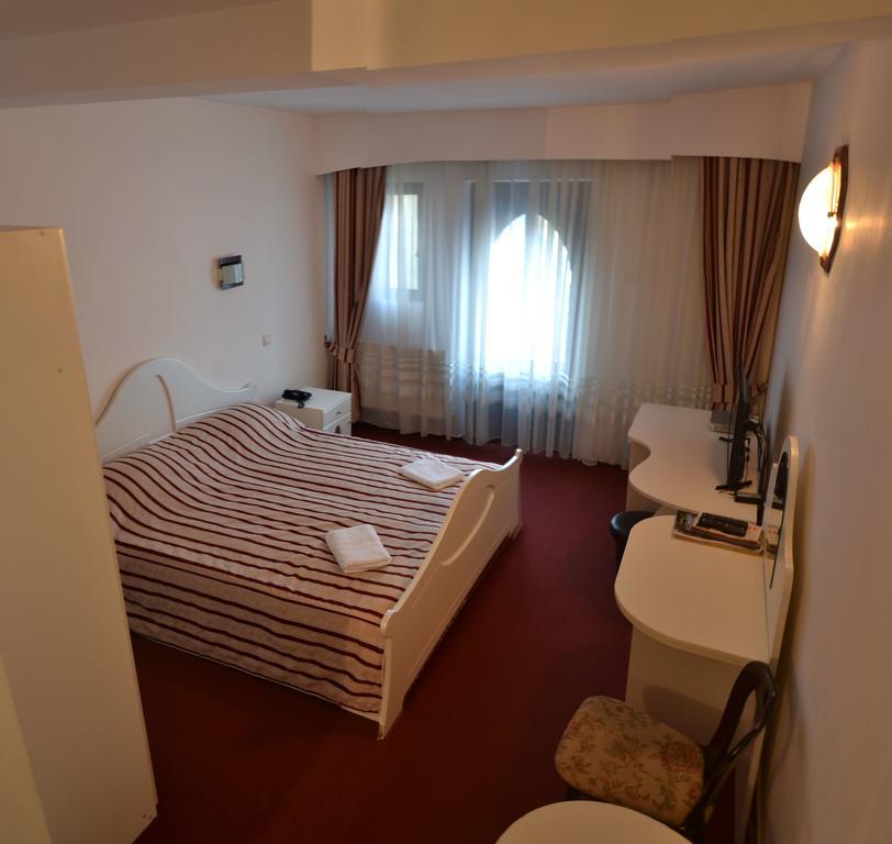 ريغين Hotel Marion Padurea Rotunda*** الغرفة الصورة