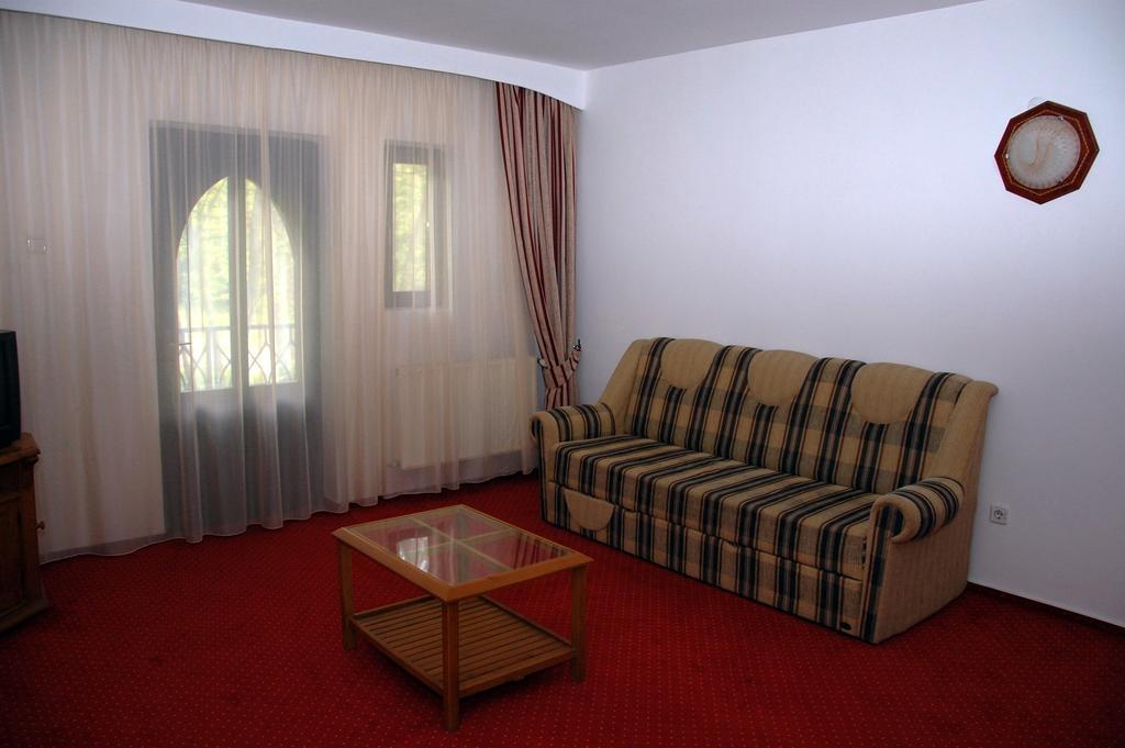 ريغين Hotel Marion Padurea Rotunda*** المظهر الخارجي الصورة