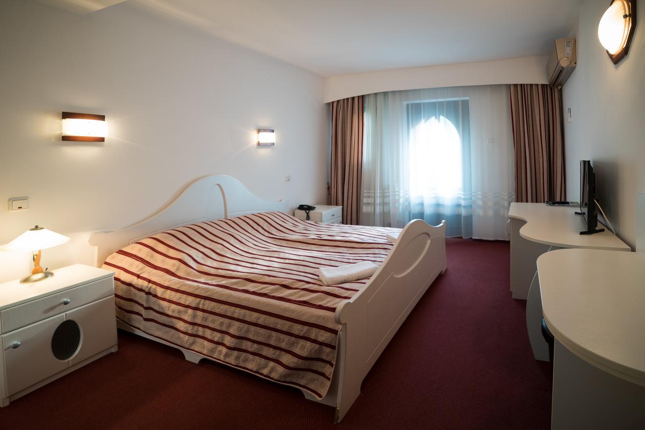 ريغين Hotel Marion Padurea Rotunda*** المظهر الخارجي الصورة
